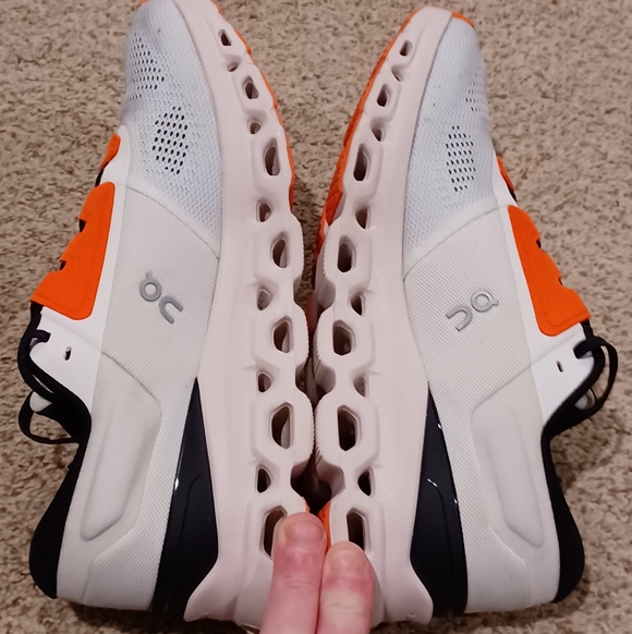 On Cloudstratus 3 running shoes in the Undyed White/Sand colorway Womens Size 8 - Picture 4 of 9